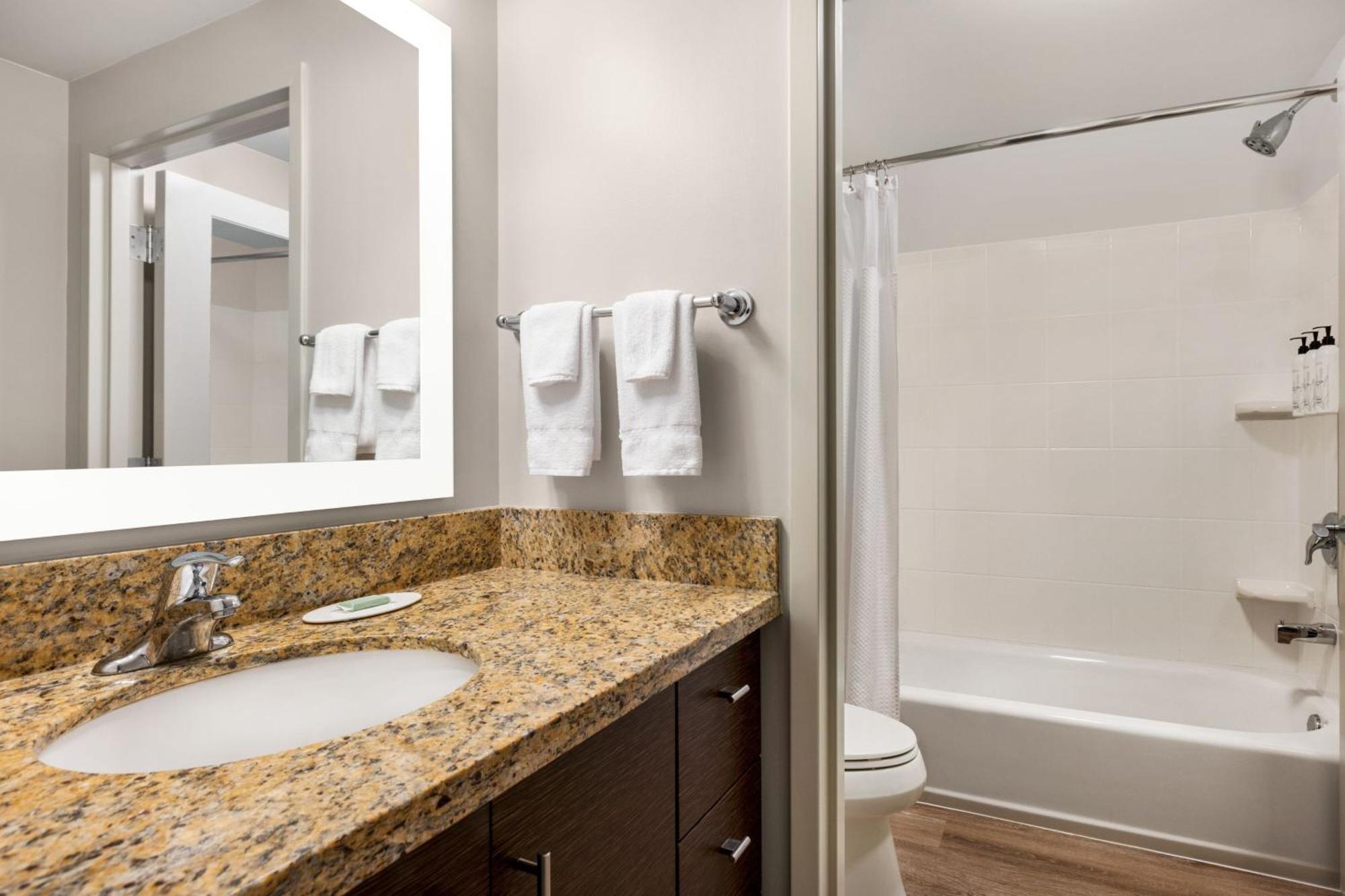 Towneplace Suites By Marriott Harrisburg West/Меканиксберг Экстерьер фото