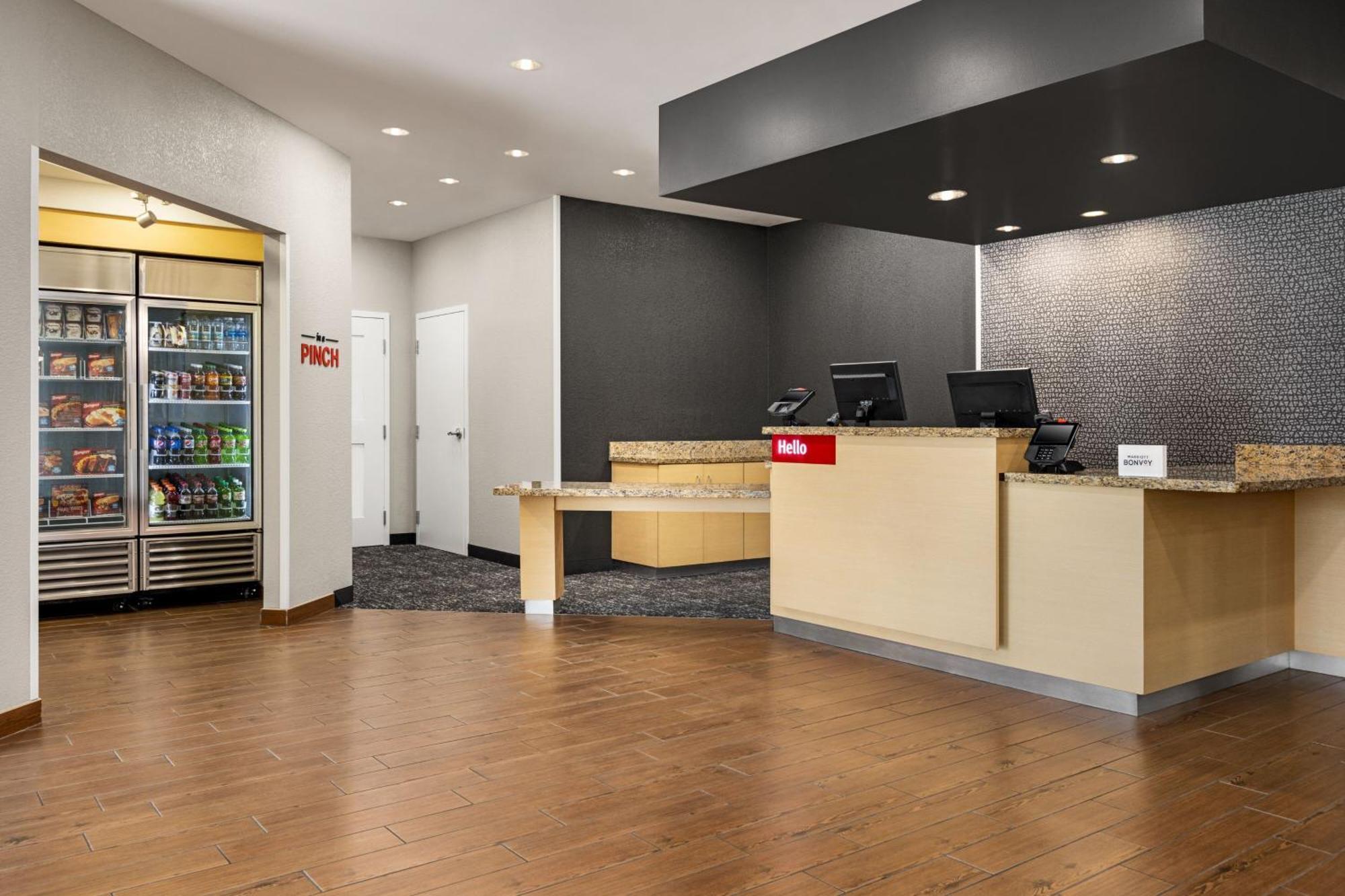 Towneplace Suites By Marriott Harrisburg West/Меканиксберг Экстерьер фото