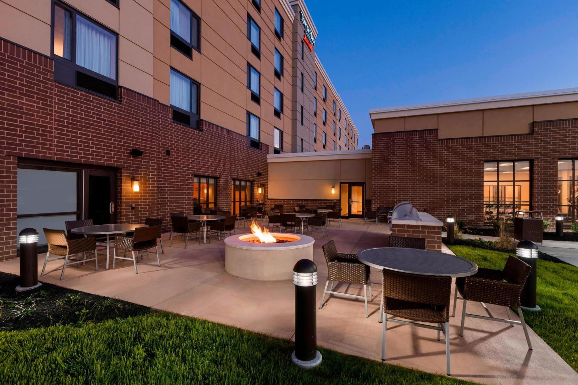 Towneplace Suites By Marriott Harrisburg West/Меканиксберг Экстерьер фото
